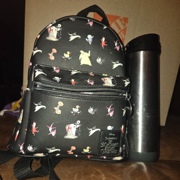 Loungefly Nightmare Before Christmas Mini Backpack - Hot Topic variant - Picture 2 of 6